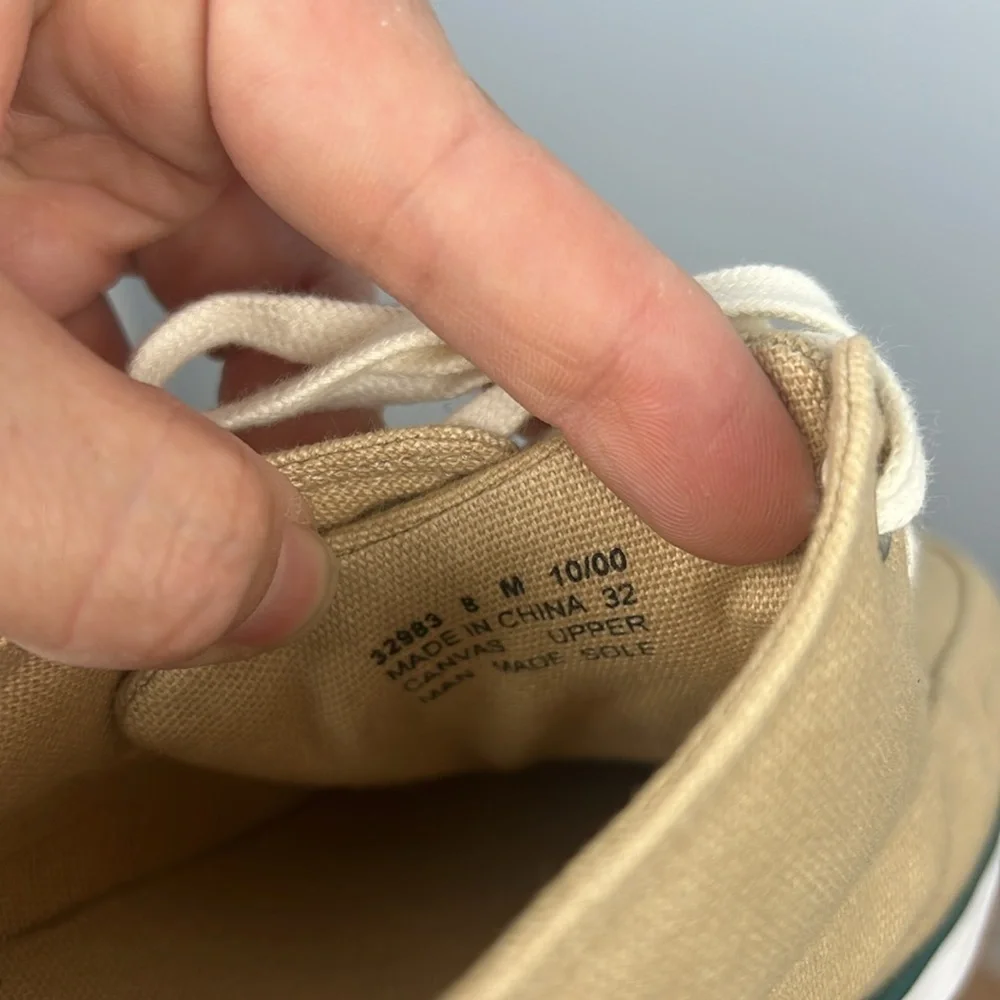 Clarks tan canvas lace up walking shoes size 8